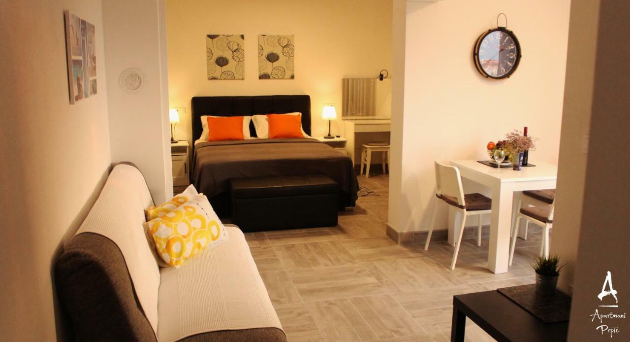 Ražanac Apartmani Prpic מראה חיצוני תמונה