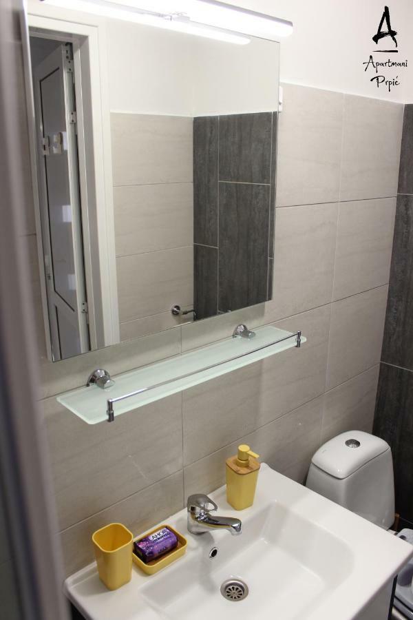 Ražanac Apartmani Prpic מראה חיצוני תמונה